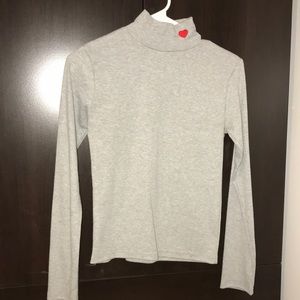 gray long sleeve